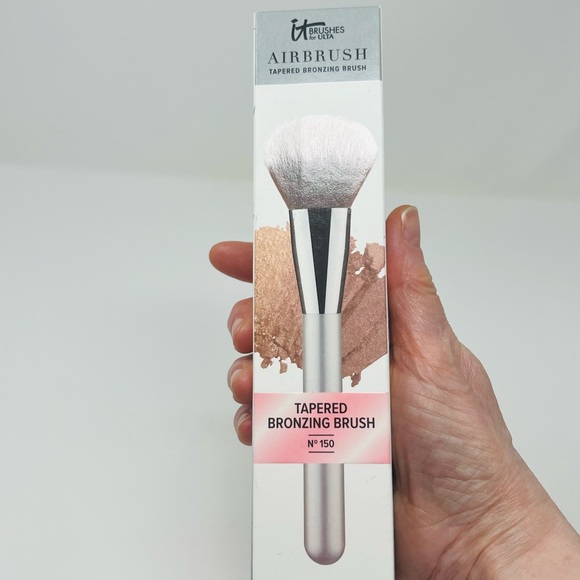NWT IT Cosmetics #150 Airbrush Tapered Powder Bronzer Brush. Brand new in box. - Picture 13 of 14